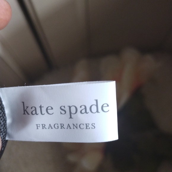 🔥5/$20 Kate Spade Coin Bag or free w/purchase of $20 or more - Picture 5 of 6